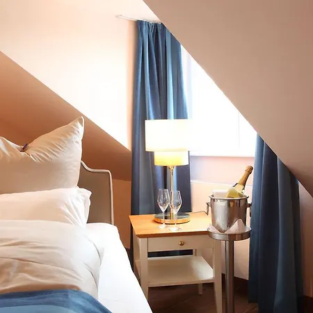 Hotel Mainchateau 4*