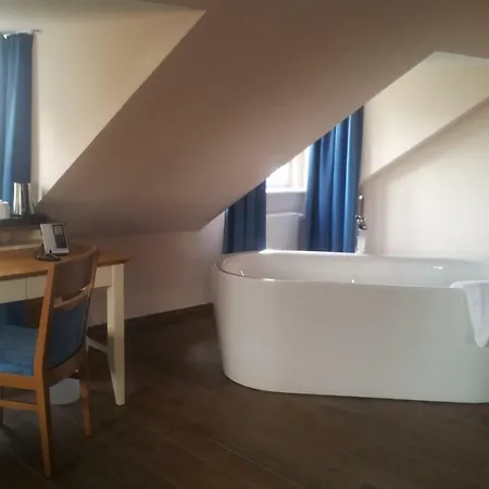 Mainchateau Hotel 4*